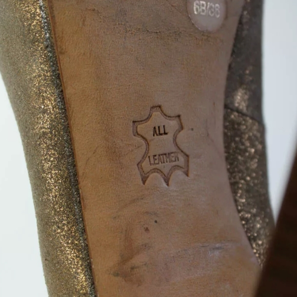 BCBG MAX AZRIA WOMENS SUEDE PEEP TOE BUCKLE ACCENT PUMPS BROWN SIZE 6 - Picture 2 of 5